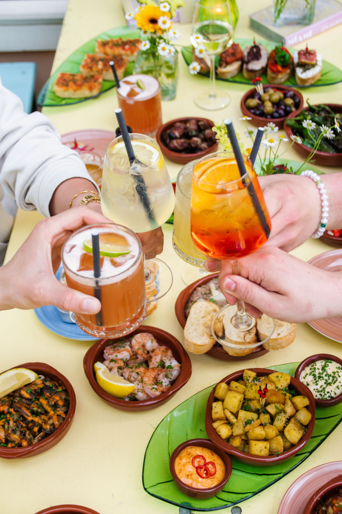 Verjaardag vieren in Amsterdam-West met exotische cocktails om te proosten op het leven